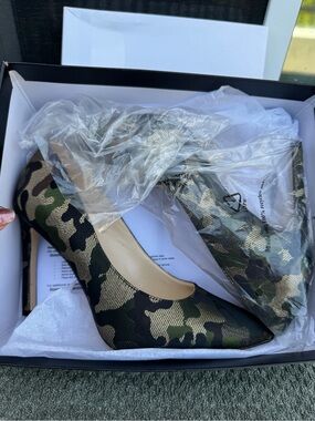 Nine West Camo Pointed-Toe Stiletto Pumps 6.5 NIB